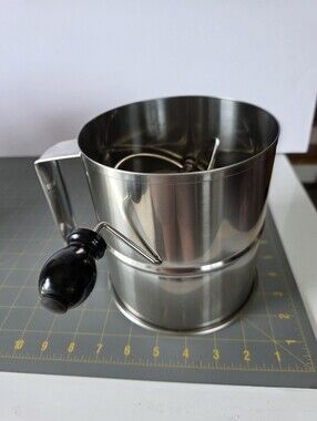 Stainless Steel Hand-Operated Flour Sifter